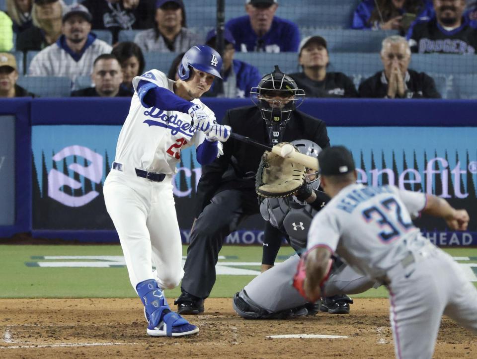 　10回、逆転サヨナラ２点打を放つエドマン（共同）