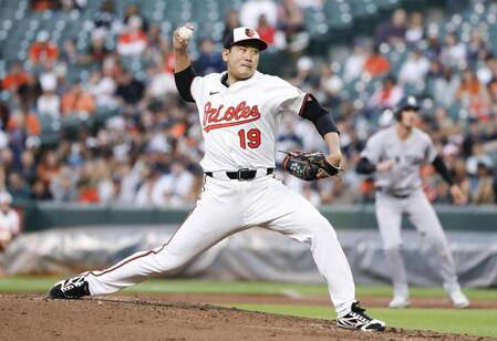 　先発し、５回を５安打無失点と好投して３勝目を挙げた菅野（共同）