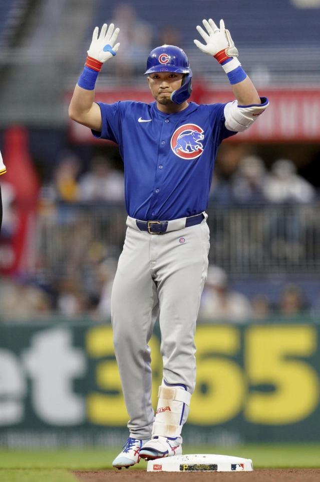 　パイレーツ戦の４回、二塁打を放った鈴木（ＡＰ＝共同）