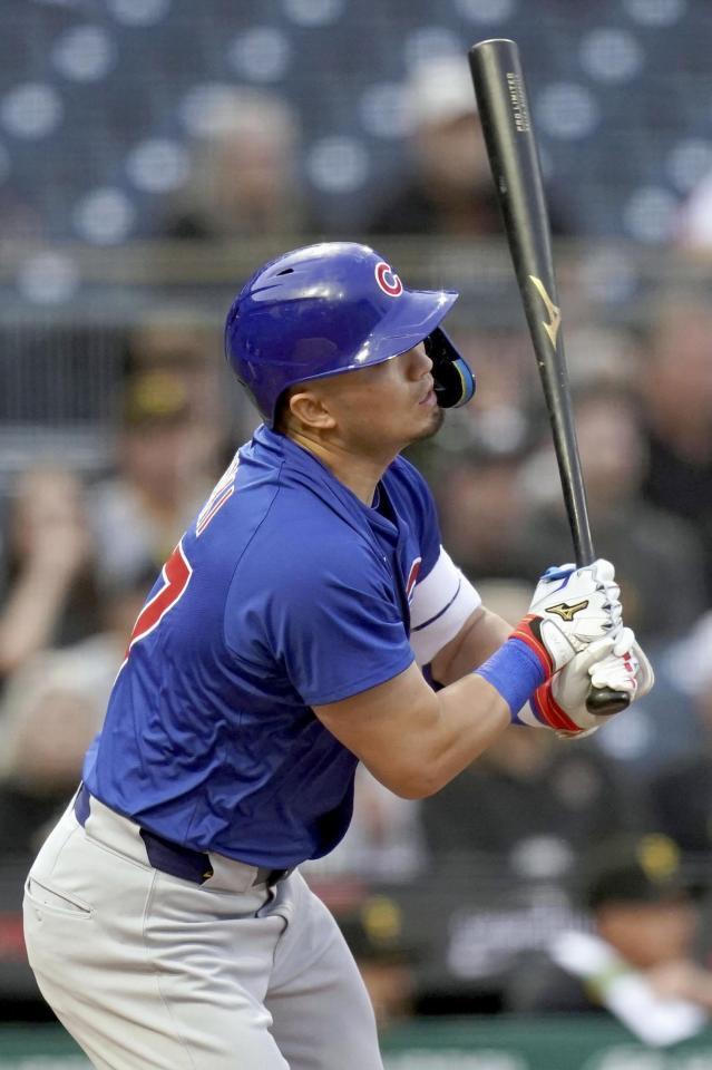 　パイレーツ戦の４回、二塁打を放つ鈴木（ＡＰ＝共同）