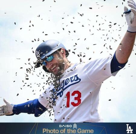 【動画】ドジャース　マンシーの今季初アーチでテオスカーがドバッと種の感動シーン