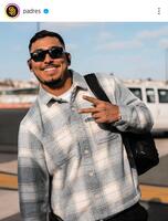 　遠征に向かうエストラーダ。パドレスの公式インスタグラム（ｐａｄｒｅｓ）より