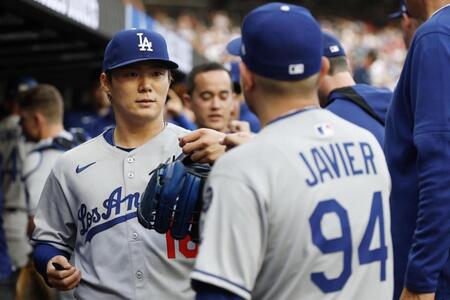 山本由伸がヒヤリ　オルソンの強烈ピッチャーライナーが顔面に→身をよじって回避　野茂英雄デビュー記念日で初回無失点