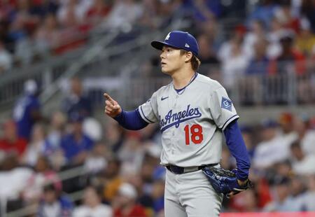 　ブレーブス戦の５回、ハリスを打ち取ったドジャース・山本（共同）