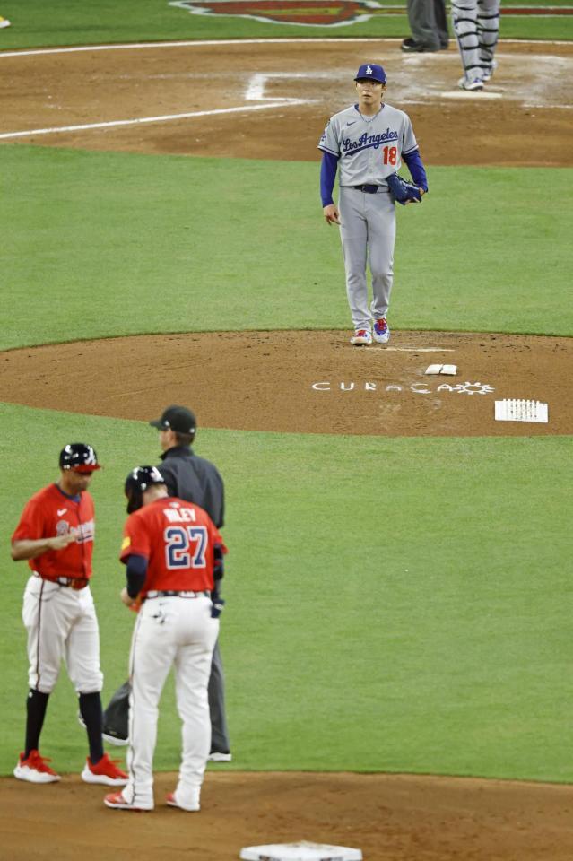 　ブレーブス戦の６回、ライリー（２７）にこの試合初安打となる二塁打を許したドジャース・山本（共同）