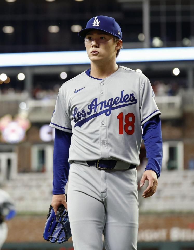 　ブレーブス戦の６回を投げ終えたドジャース・山本。１安打無失点の好投でこのまま降板した（共同）