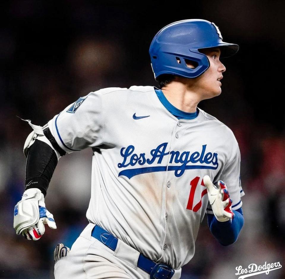 　３回、センターへ８号ソロを放った大谷（ロサンゼルス・ドジャース提供）