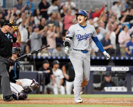 　５０-５０を達成した大谷＝２４年９月１９日（共同）