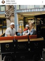 　ケリー・マンシーさんのインスタグラム（ｋｅｌｌｉｅ＿ｍｕｎｃｙ）より