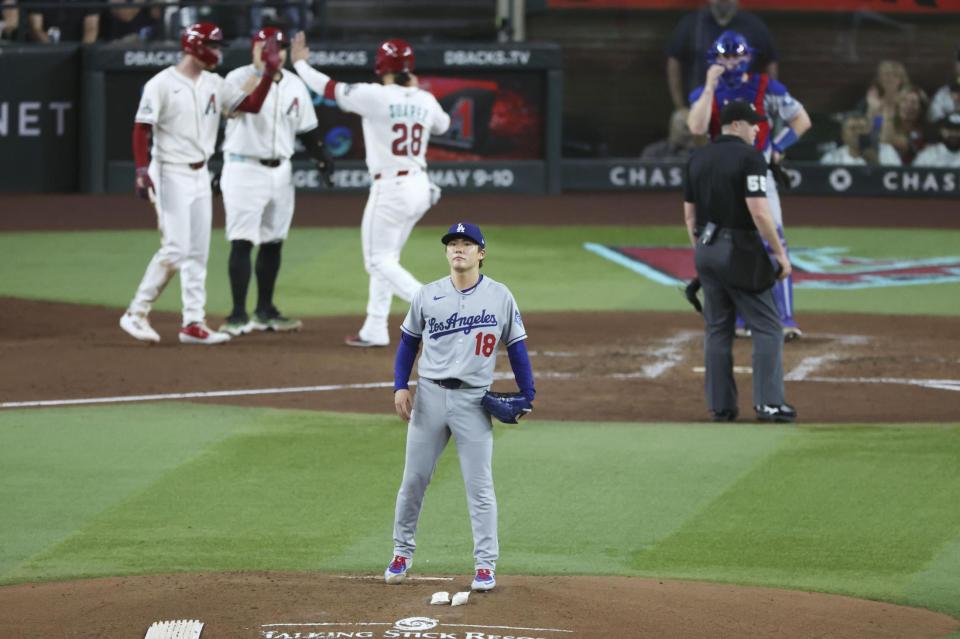 　ダイヤモンドバックス戦の４回、満塁本塁打を浴びたドジャース・山本（共同）