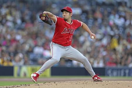 菊池雄星が三回に３点を失う　２死から３連打と自らの一塁悪送球　移籍初白星をかけた今季９度目の先発