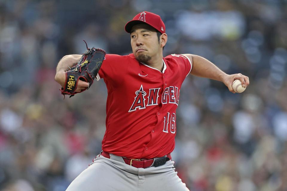 菊池雄星 二回にマウンドで転倒、右足スパイクのひもに左足が