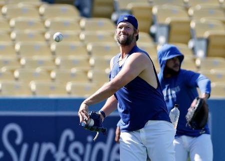 ドジャースのカーショーが復帰へ　３７歳左腕、サイ・ヤング賞３度