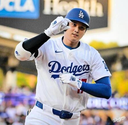　１回、１３号ソロを放った大谷（ロサンゼルス・ドジャース提供）