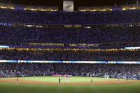 　エンゼルス戦の８回、16号ソロを放ち、二塁を回るドジャース・大谷（共同）