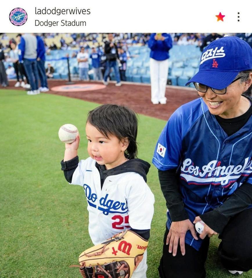 　ドジャーワイブスのインスタグラム（ｌａｄｏｄｇｅｒｗｉｖｅｓ）より
