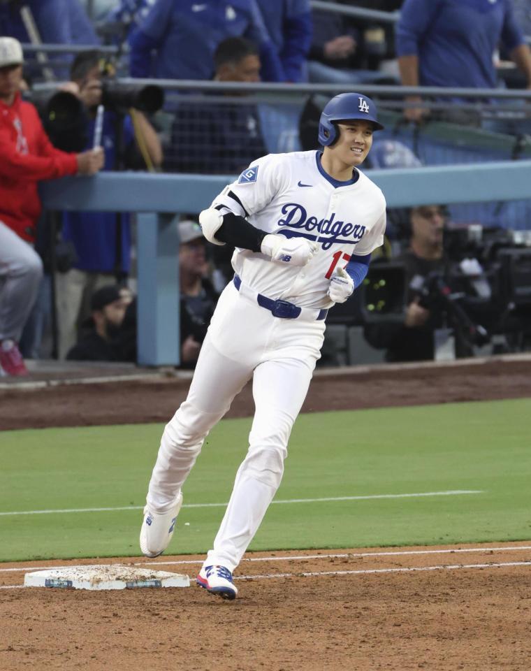 　エンゼルス戦の２回、中飛に倒れたドジャース・大谷（共同）