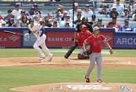 　ドジャース戦の３回、大谷に左前打を打たれたエンゼルス・菊池＝ロサンゼルス（共同）