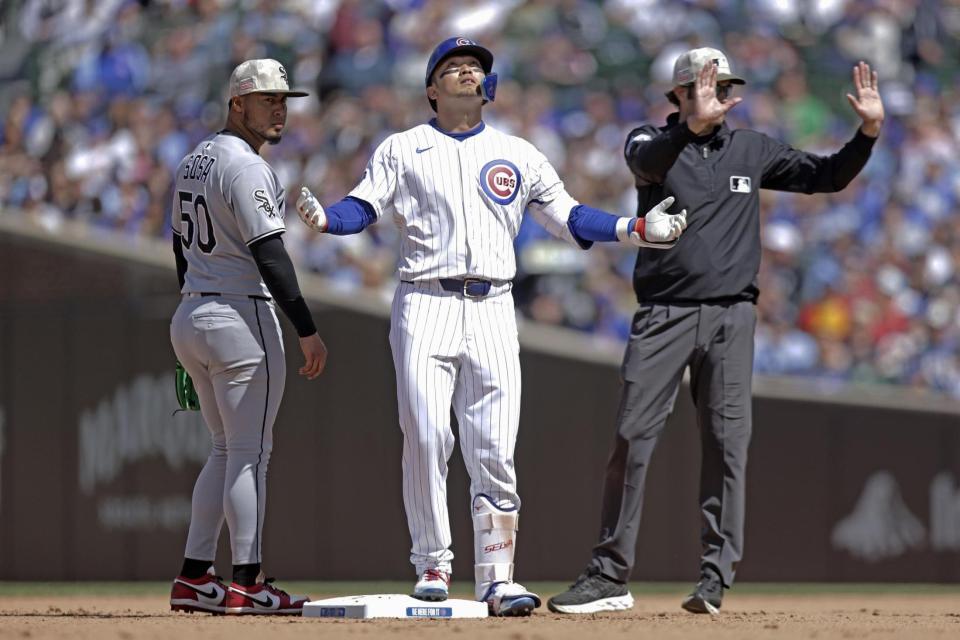 　６回、二塁打を放ち喜ぶカブス・鈴木（ゲッティ＝共同）