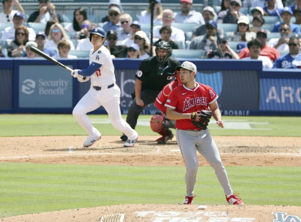 　ドジャース戦の５回、大谷に右前適時打を打たれたエンゼルス・菊池＝ロサンゼルス（共同）