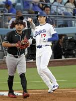 　１回、二ゴロに倒れた大谷（共同）