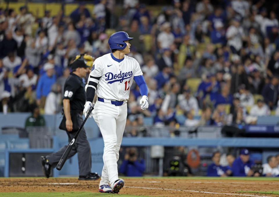 　６回、１７号ソロを放った大谷（共同）