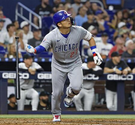 　６回、この回２度目の打席で12号２ランを放つ鈴木（共同）