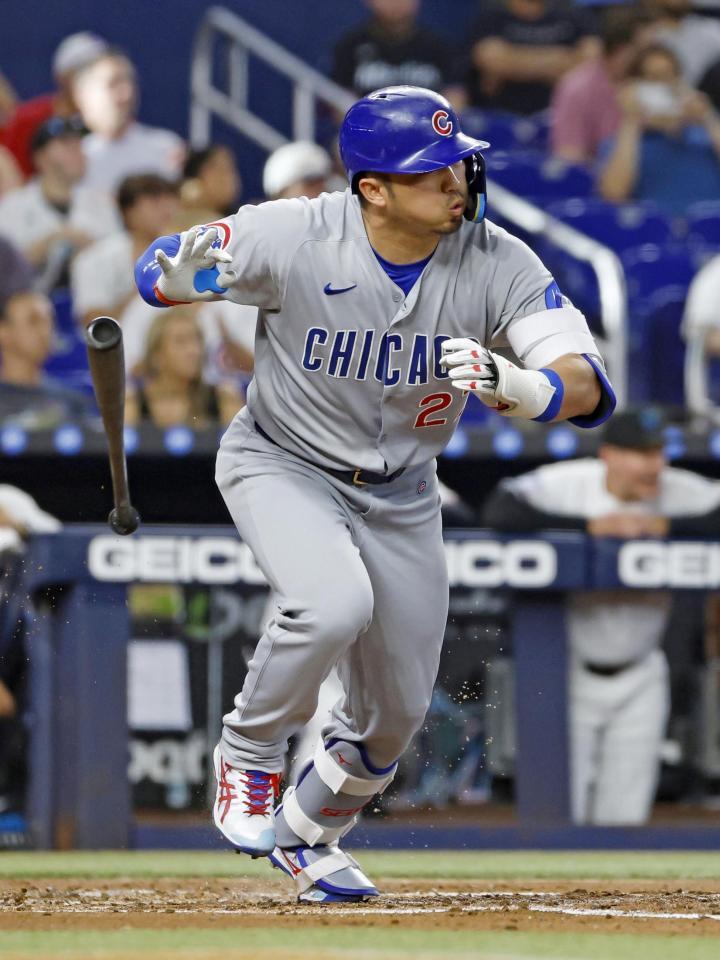 　３回、中前打を放つ鈴木（共同）