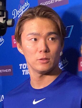 　試合後に取材に応じる山本（撮影・小林信行）