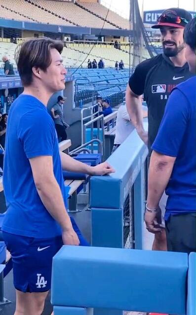 山本由伸に敵軍強打者がサインおねだり