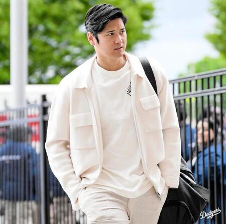 　球場入りした大谷（ロサンゼルス・ドジャース提供）