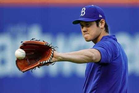 大谷の投手復帰は後半戦の見通し　ロバーツ監督「段階的に調整」