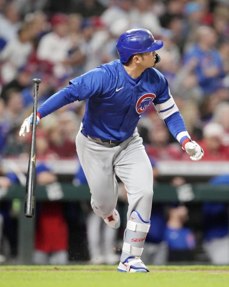 　８回、１３号３ランを放つ鈴木（ゲッティ＝共同）