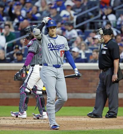 　メッツ戦の３回、空振り三振に倒れたドジャース・大谷（共同）