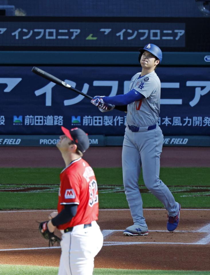 　１回、２試合連続の先頭打者本塁打となる19号を放つ大谷。投手ウィリアムズ（共同）