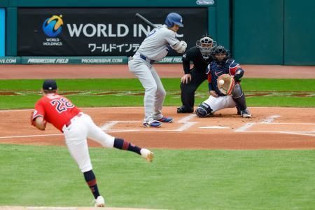 大谷、第１打席は三振　菅野先発、鈴木は３番