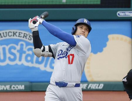 　４回、３試合連続本塁打となる20号２ランを放つ大谷（共同）