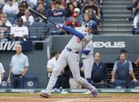 　４回、３試合連続本塁打となる20号２ランを放つ大谷（共同）