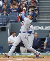 　４回、３試合連続本塁打となる20号２ランを放つ大谷（共同）