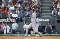 　４回、３試合連続本塁打となる20号２ランを放つ大谷（共同）