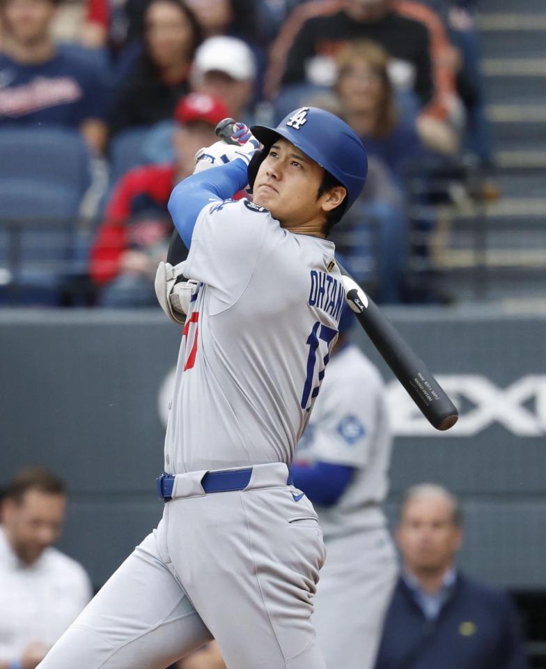 　４回、３試合連続本塁打となる20号２ランを放つ大谷（共同）