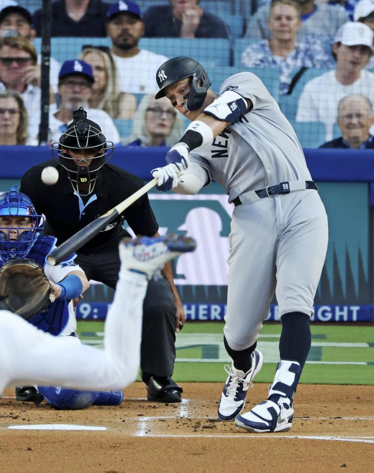 　１回、先制本塁打を放つジャッジ（共同）