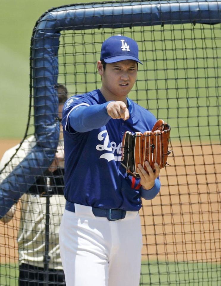 　実戦形式の練習に登板した大谷（共同）