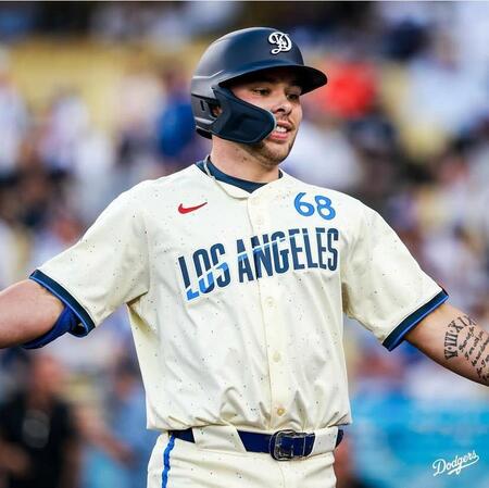 【写真】きらめくブロンドの髪 女優にしか見えないラッシングの恋人