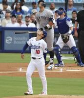 　１回、ジャッジを一邪飛に打ち取った山本（共同）