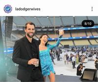 　ドジャーワイブスのインスタグラム（＠ｌａｄｏｄｇｅｒｗｉｖｅｓ）から