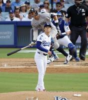 　４回、ジャッジを中飛に打ち取った山本（共同）