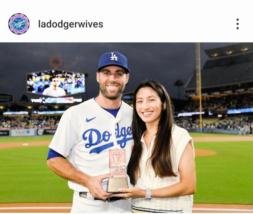 　ドジャーワイブスのインスタグラム（＠ｌａｄｏｄｇｅｒｗｉｖｅｓ）から