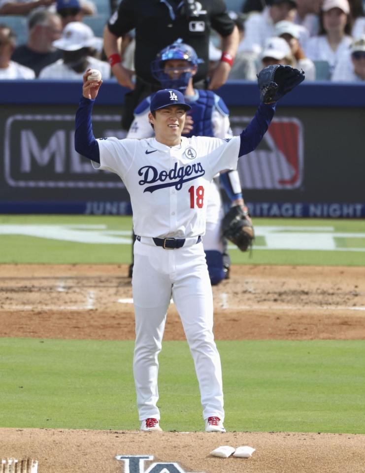 　３回、ジャッジに四球を与えた山本（共同）