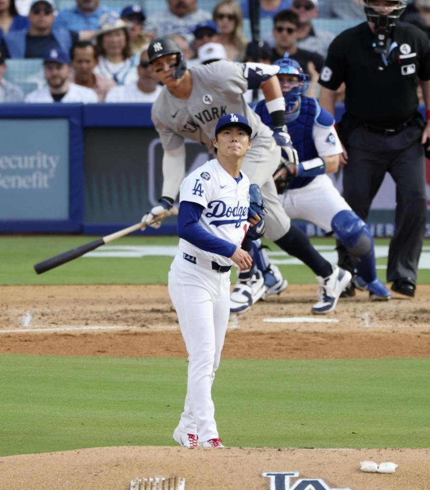 　４回、ジャッジを中飛に打ち取った山本（共同）